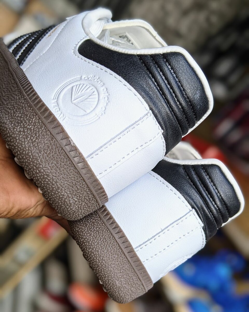 Adidas Samba Classic/ Colour:Black/White