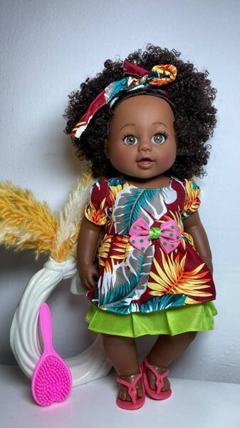 Poupée avec Robe Tropicale