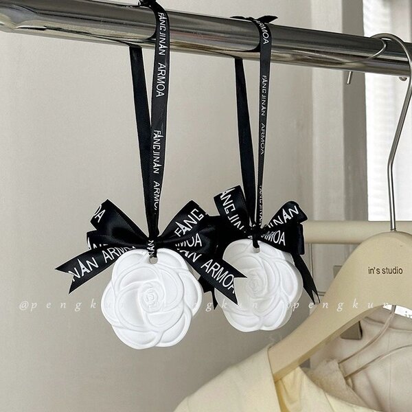 Camellia Perfume pendant