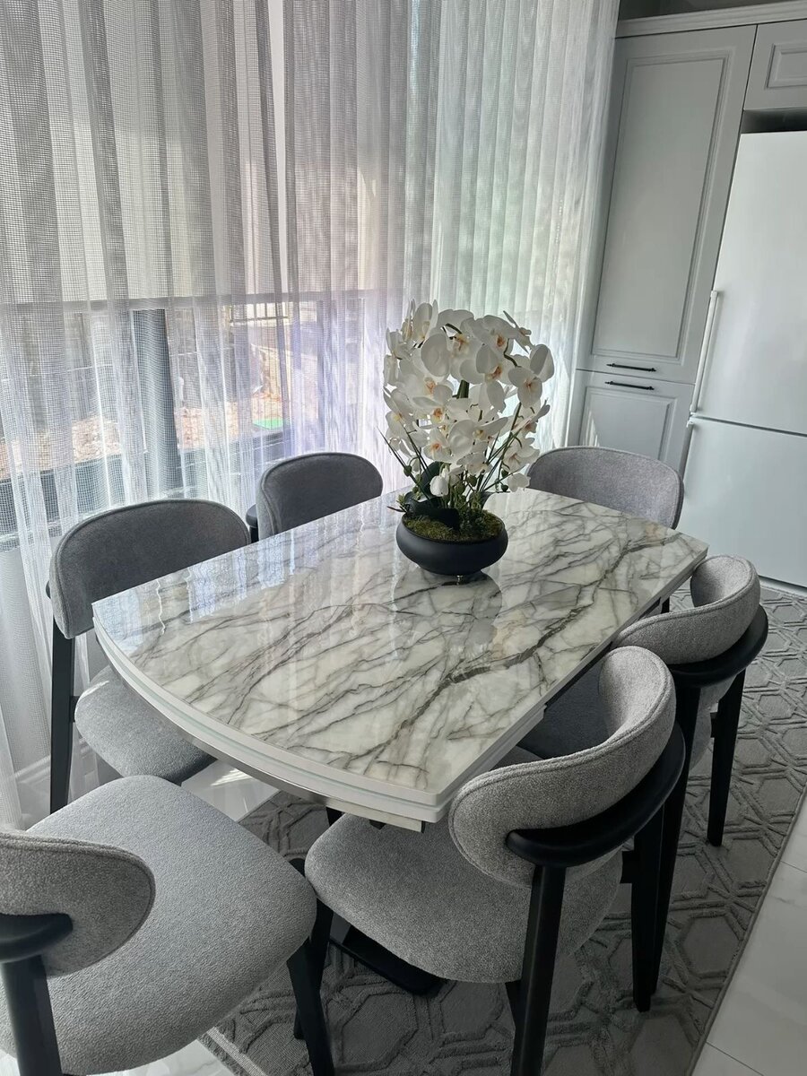 Table à manger en marbre