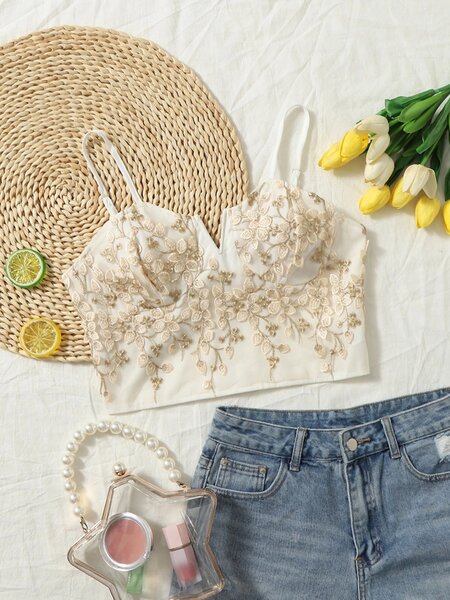 Top brodé en dentelle florale