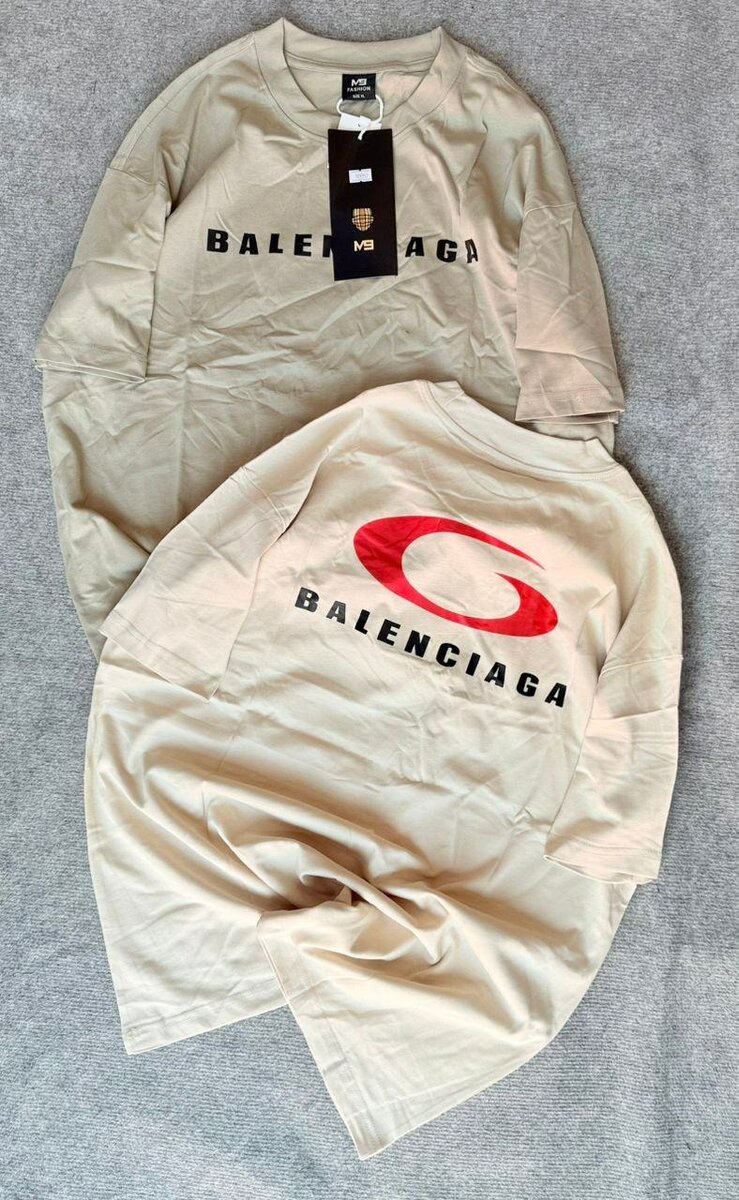 T-shirts unisex Balenciaga