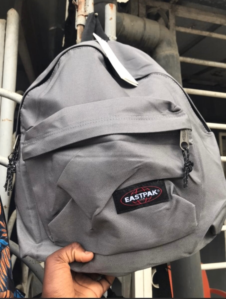 Sac à dos Eastpak gris