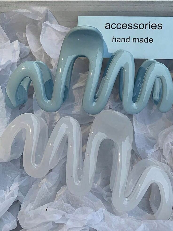 Chouchou avec nœud jaune élégante