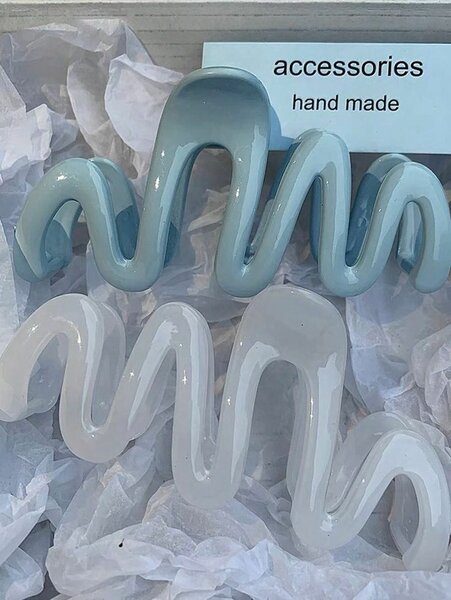 Chouchou avec nœud jaune élégante