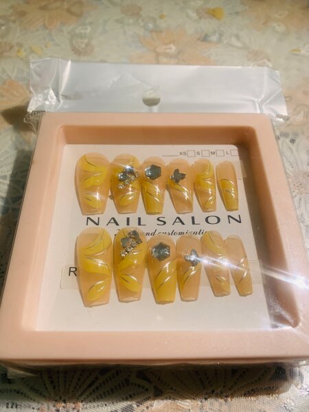 Ongles Prêts-à-Poser Élégants