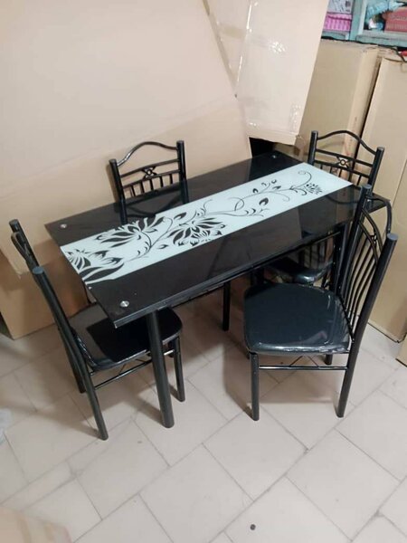 Table à manger moderne