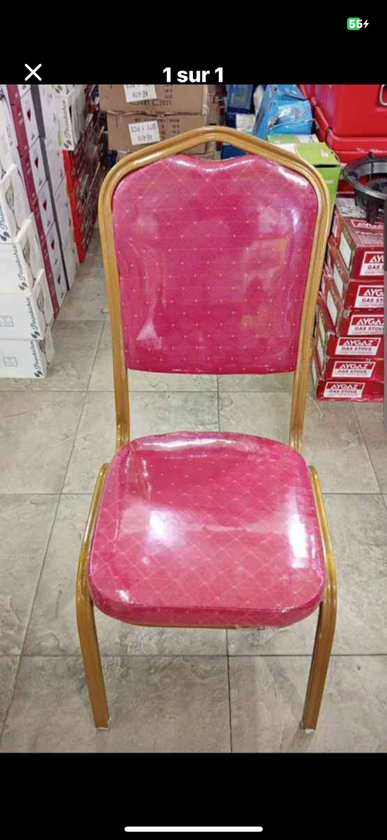 Chaise de banquet robuste