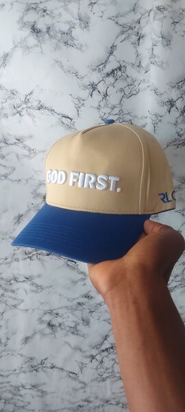 Casquette "God First" unisexe