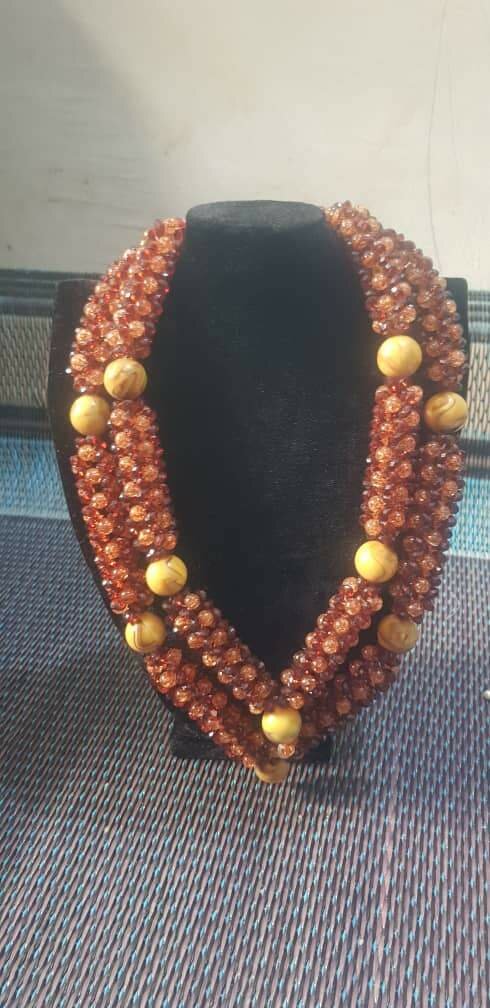 Collier perles colorées élégantes