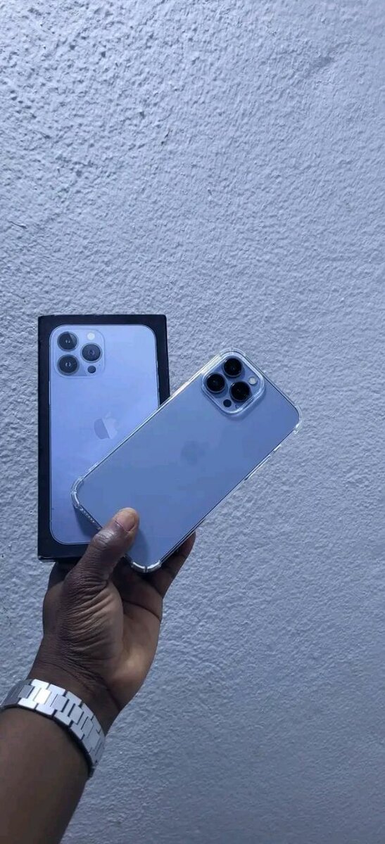 iPhone 13 Pro Max Bleu