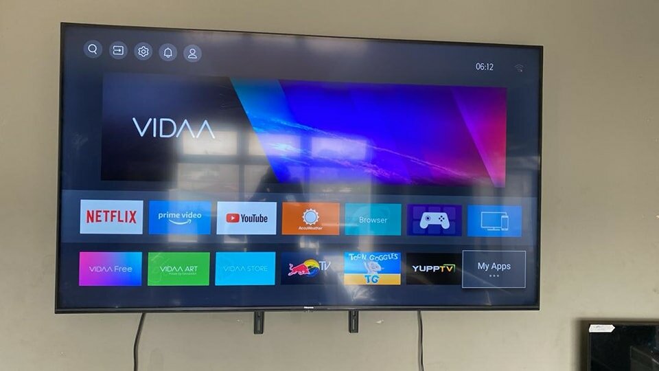 Preowned Hisense 65" smart