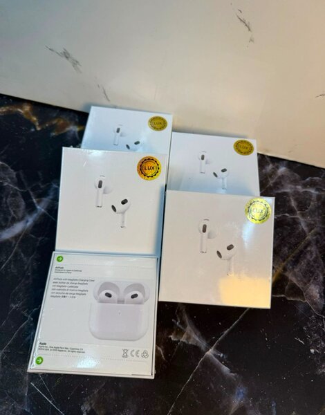 AirPods 3 AirPods Pro