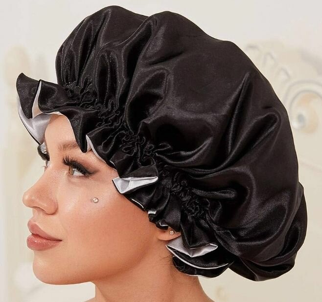 Bonnet en satin réversible