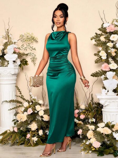 Robe satinée élégante soirée