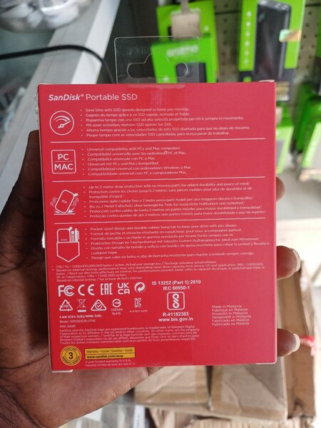 SANDISK 2TB SSD PORTABLE EXTERNAL HARD DRIVES