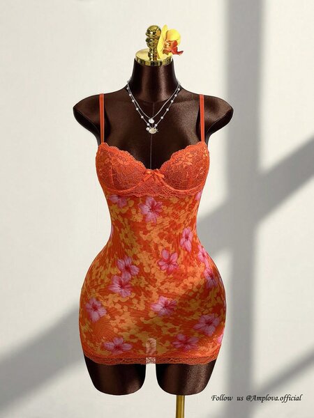 Nuisette florale en dentelle