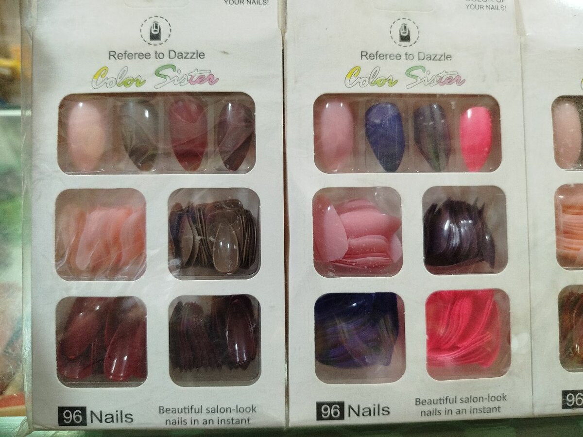 Pack of 96 nails 4 colours Artificial Nails