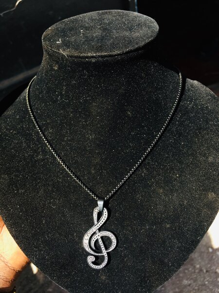 Music pendant necklace