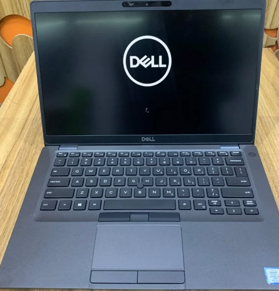 32GB RAM 8TH GEN DELL TOUCHSCREEN LAPTOP with an excellent battery life...