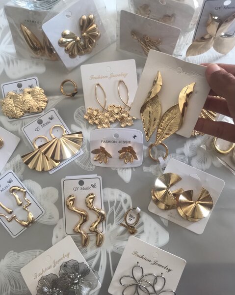 Boucles d'oreilles dorées tendance