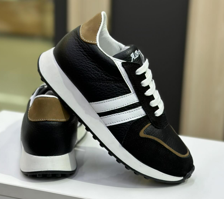 Кроссовки из натуральной кожи и замши