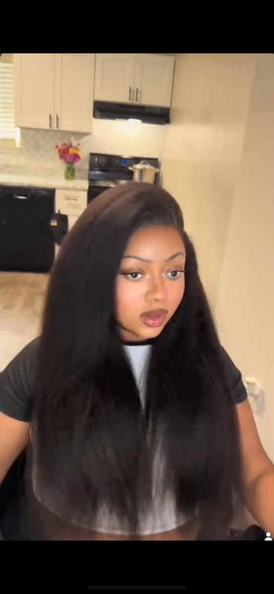 Perruque effet cheveux frontal