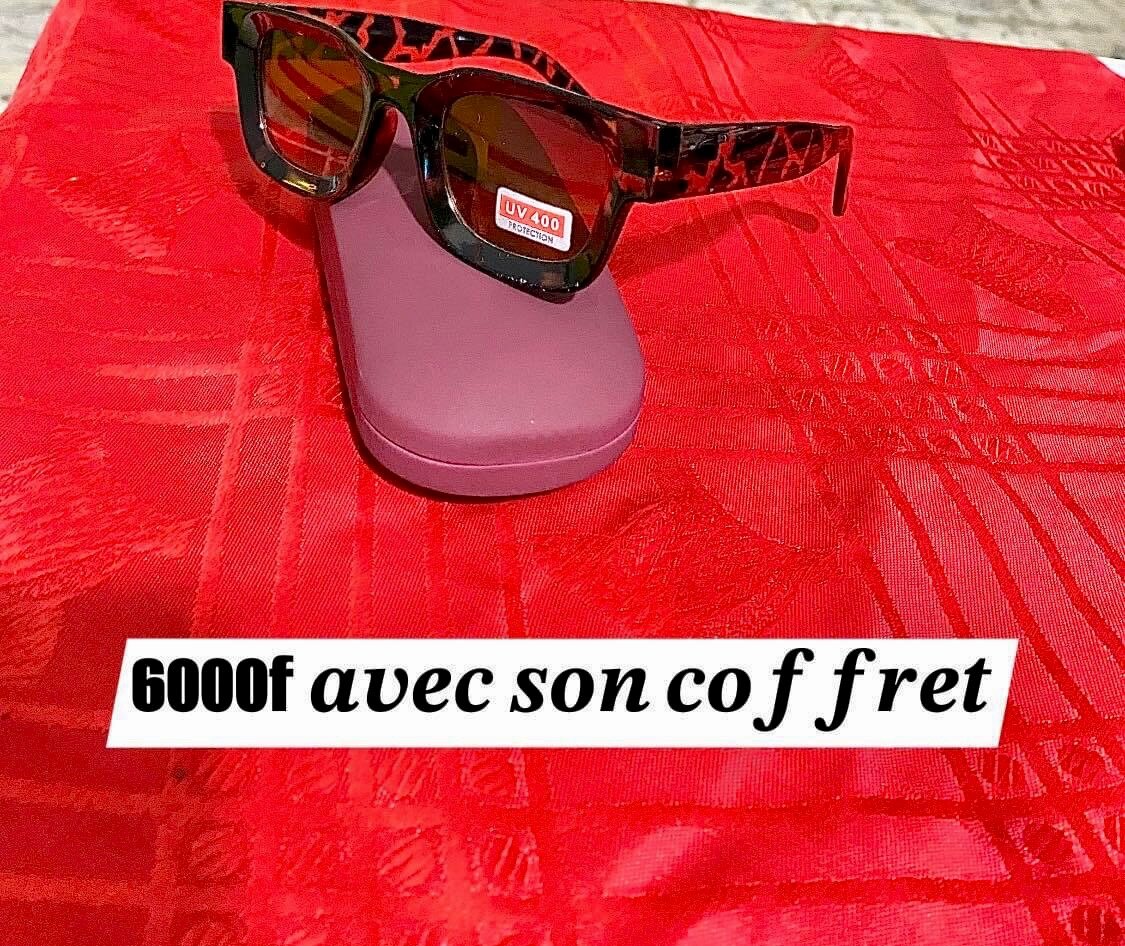 𝑳𝒖𝒏𝒆𝒕𝒕𝒆 𝒔𝒐𝒍𝒂𝒊𝒓𝒆