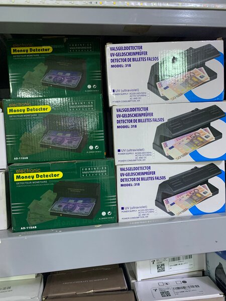 Détecteur de Faux Billets UV