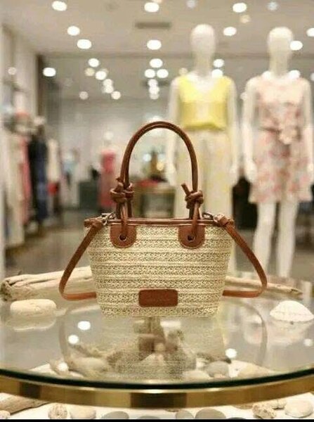 Sac à main en paille élégant