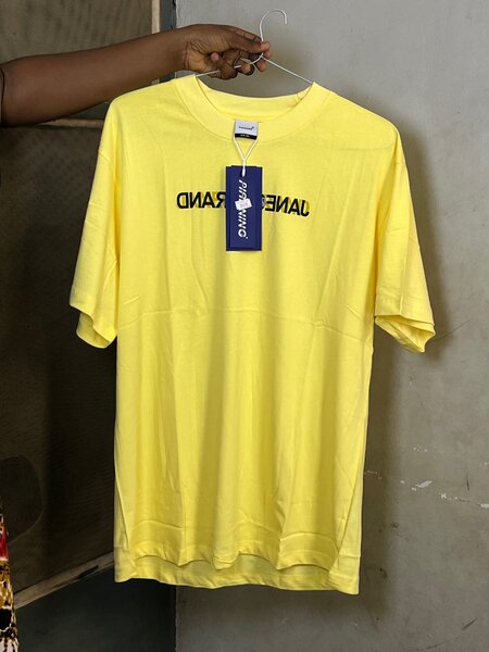 T-shirt jaune unisexe
