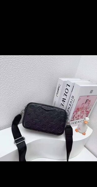 Sacoche en cuir élégante LV