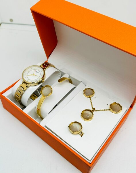 Ensemble montre et bijoux pour femme