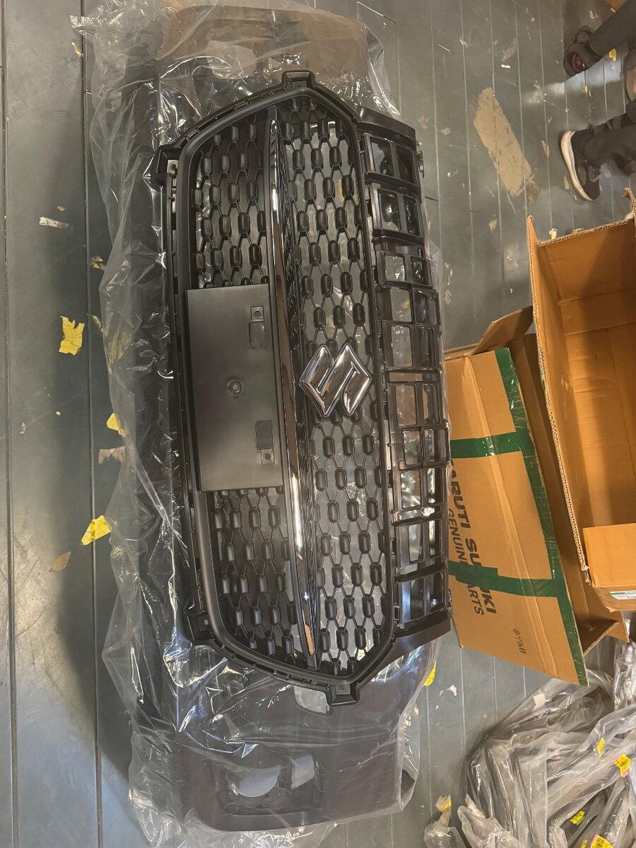 Grille avant pour Suzuki