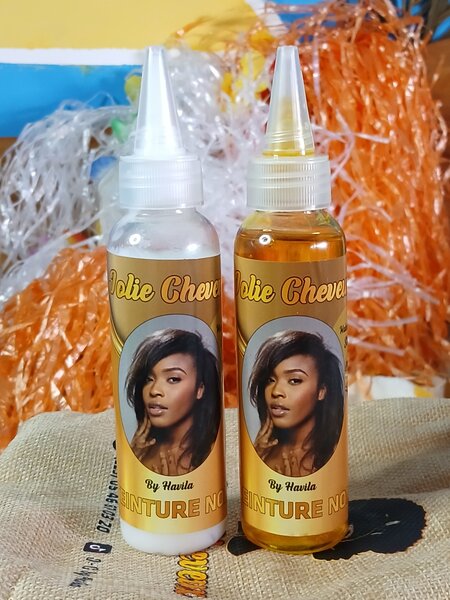 Jolie cheveux teinture noire