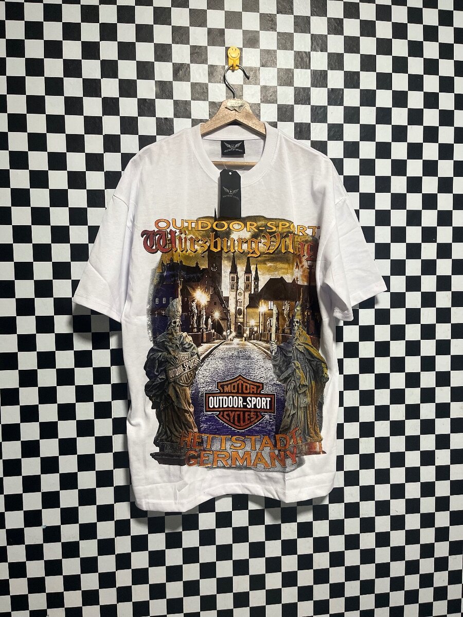 T-shirt imprimé gothique