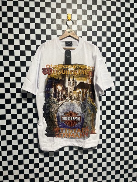 T-shirt imprimé gothique