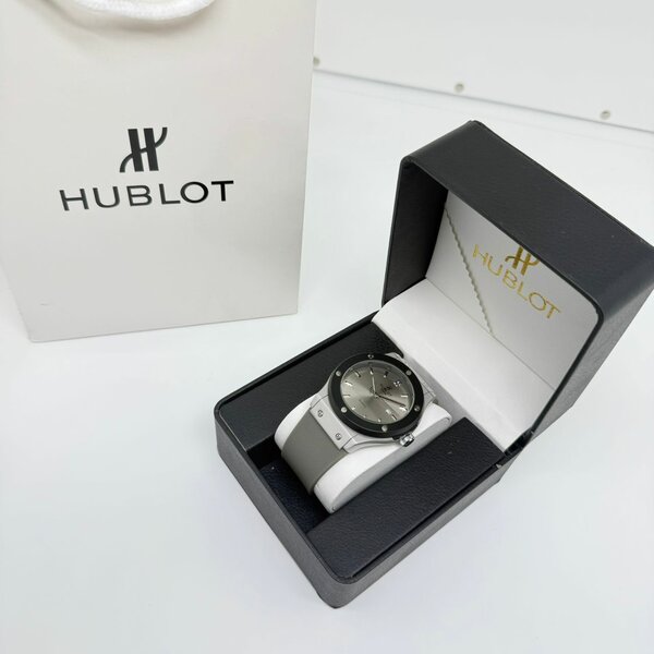 Montre élégante Hublot verte