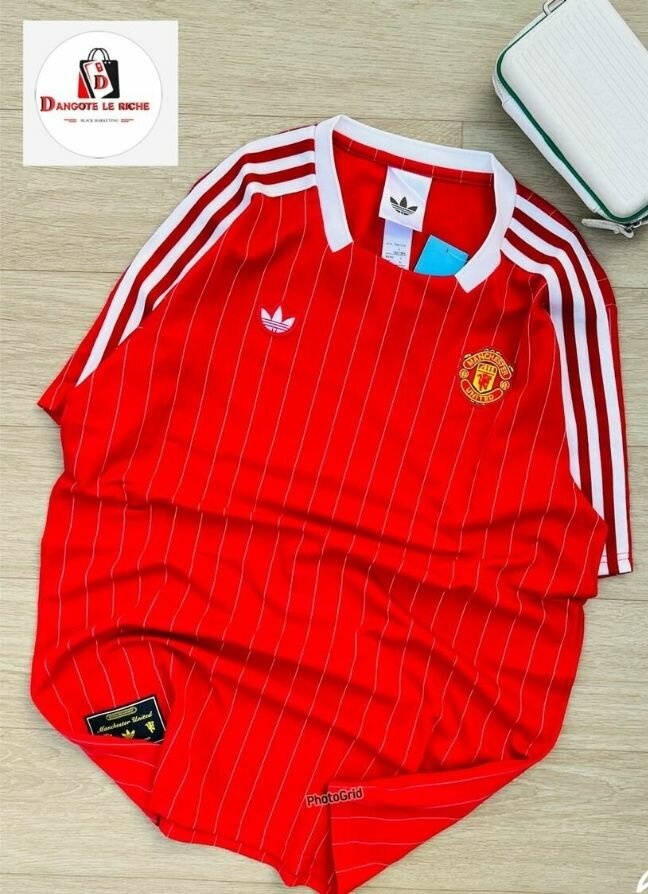 Maillot de football rouge