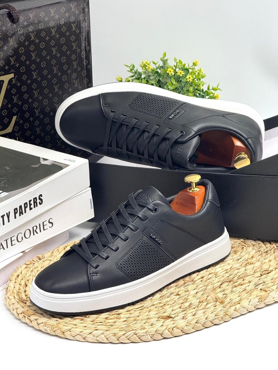 BOSS BLACK AND WHITE