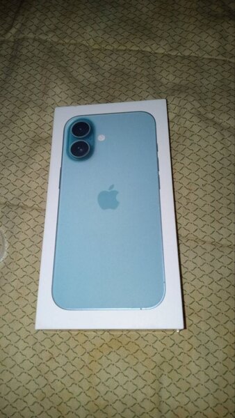 iPhone 16