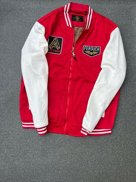 Blouson varsity orange et blanc