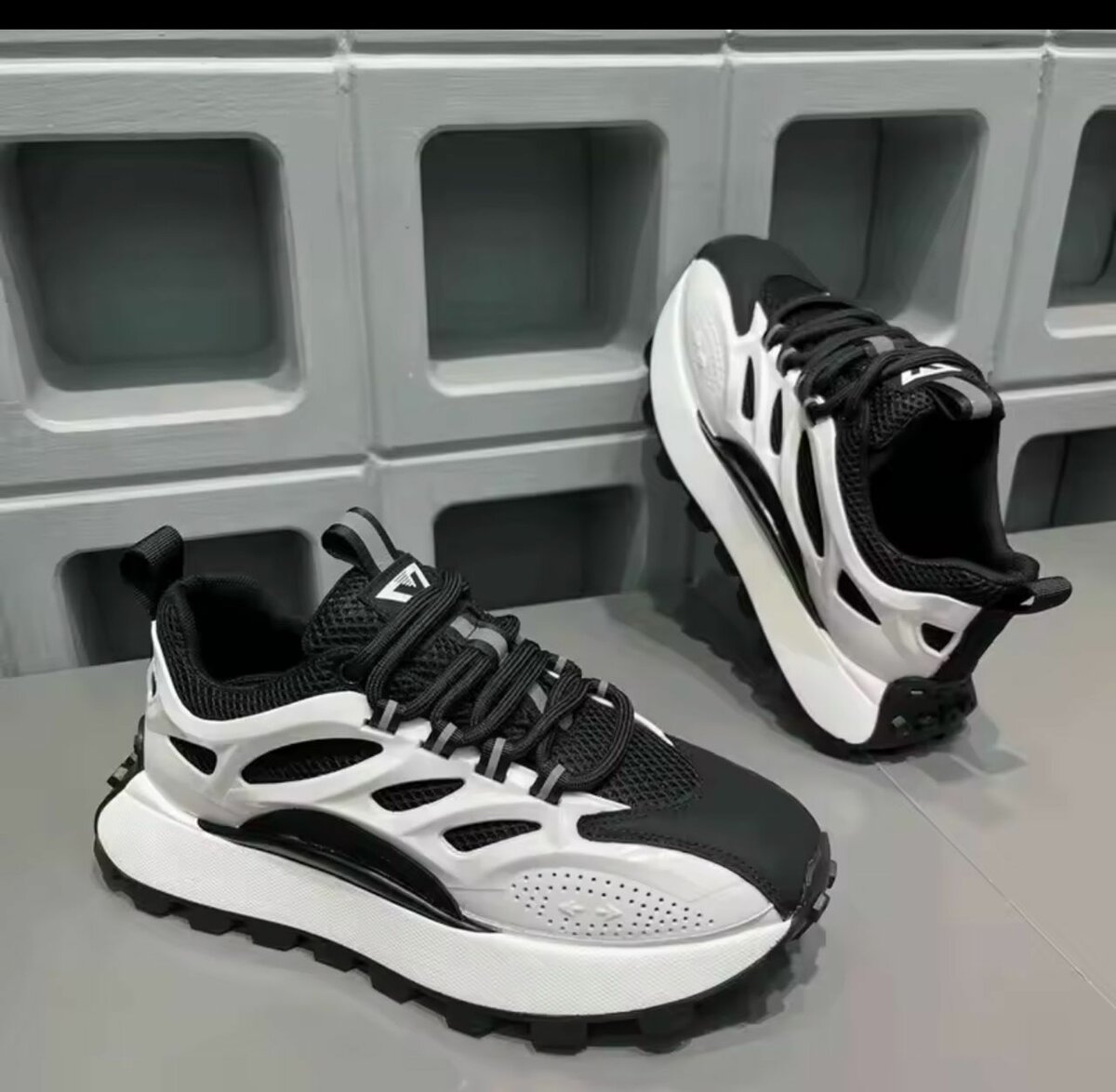 Baskets solides en vente