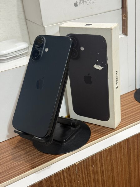 iPhone 16 128gb avec carton