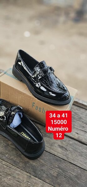 Mocassins en cuir verni