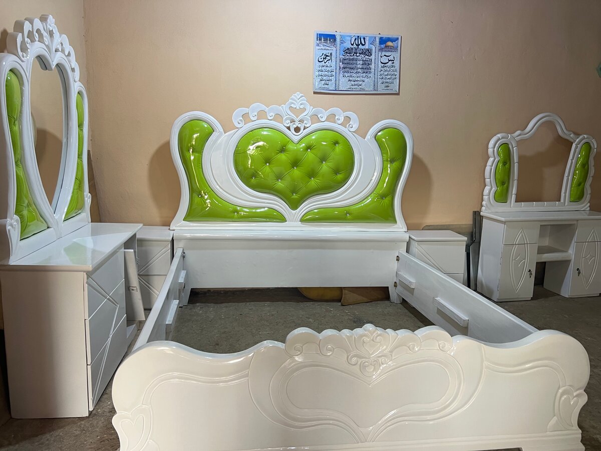 Lit Double Moderne avec Rangement