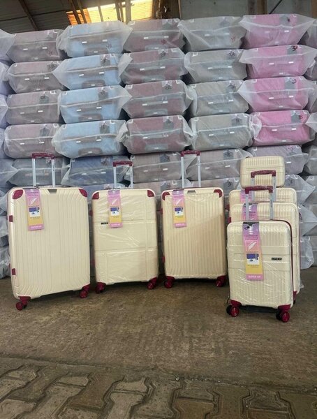 Traveling bag (white 4 set)