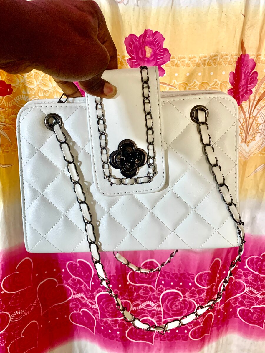 Sac blanc matelassé chic