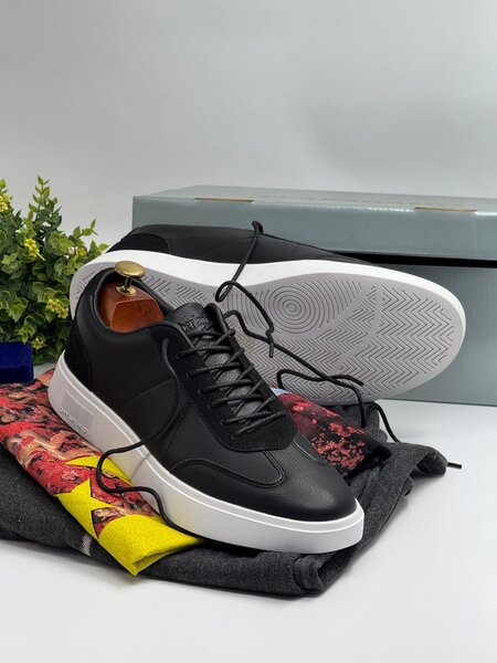 TIMBERLAND BLACK AND WHITE