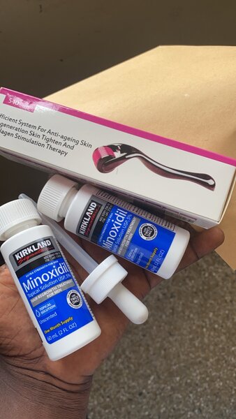KIRKLAND MINOXIDIL AND DERMA ROLLER